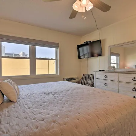 Bright North Myrtle Beach Condo Walk To Beach! Exterior photo