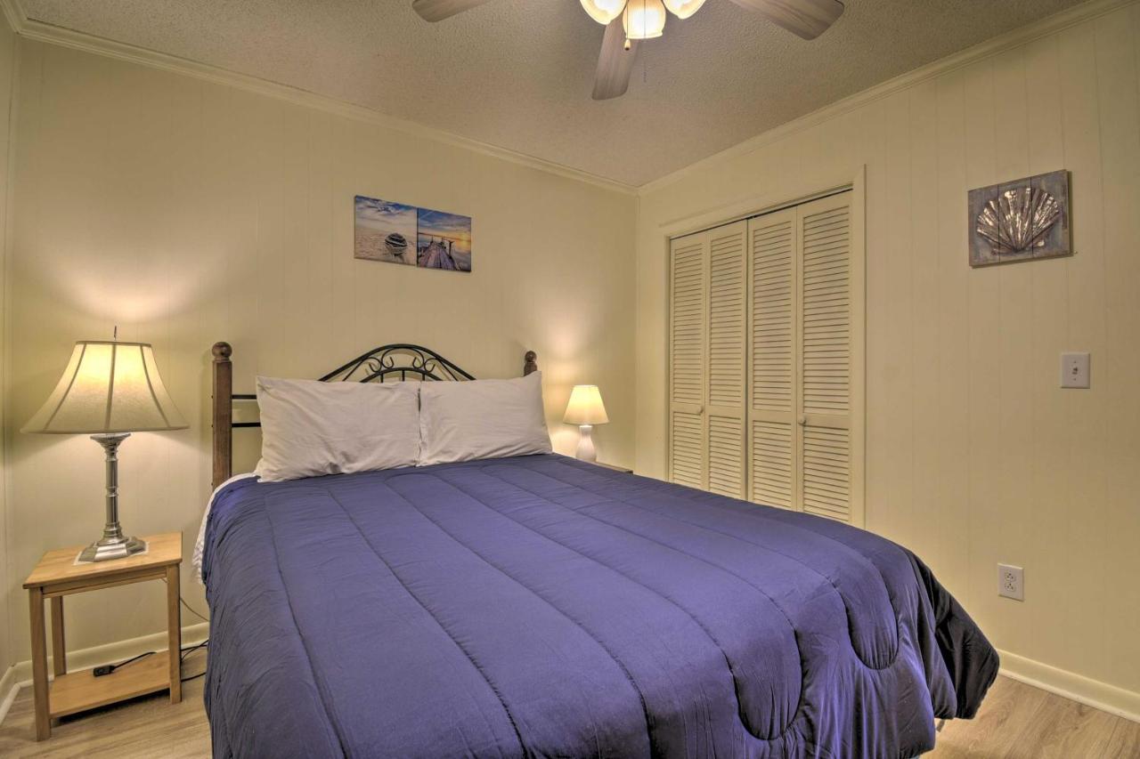 Bright North Myrtle Walk To Beach! Appartement Myrtle Beach