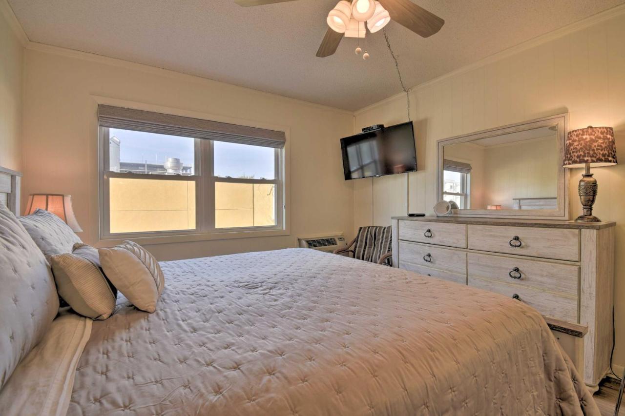 Bright North Myrtle Walk To Beach! Appartement